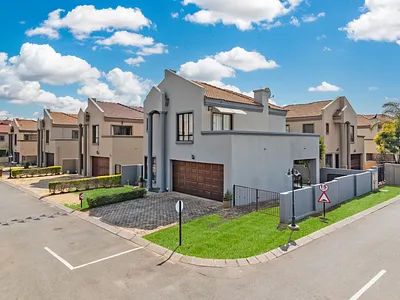3 Bedroom Townhouse For Sale in Krugersdorp - FdD6.webp