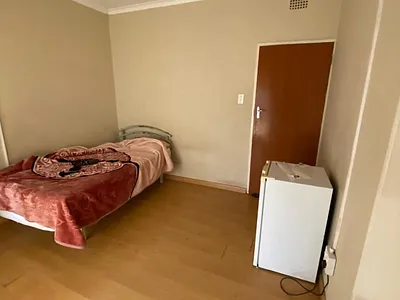 8 Bedroom House For Sale in Vanderbijlpark - yJeh.webp