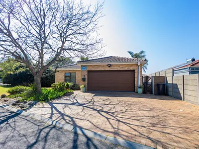 3 Bedroom House For Sale in Brackenfell - Dg0G.webp
