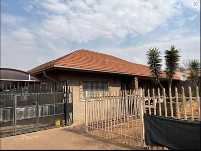 3 Bedroom House For Sale in Vanderbijlpark - v4Id.webp