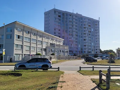 2 Bedroom Apartment For Sale in Port Elizabeth - DGyh.webp