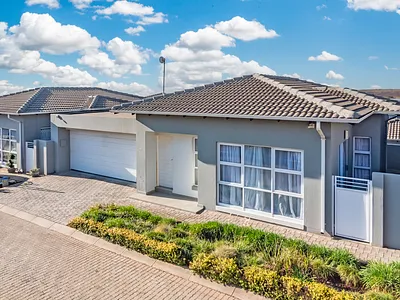 3 Bedroom Townhouse For Sale in Krugersdorp - sZap.webp