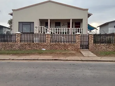 3 Bedroom House For Sale in Uitenhage - CoAA.webp