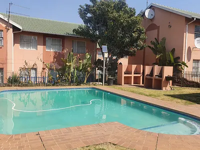 1 Bedroom Townhouse For Sale in Germiston - 89Zr.webp