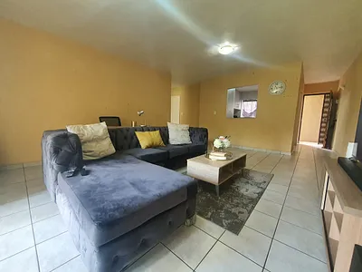 2 Bedroom Townhouse For Sale in Germiston - dE7c.webp