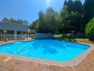 1 Bedroom Apartment For Sale in Sandton - 7v8T.webp