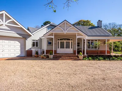 4 Bedroom Townhouse For Sale in Kloof - bdhD.webp