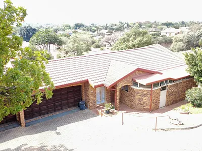 2 Bedroom Townhouse For Sale in Akasia - 0t6G.webp