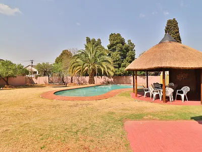 4 Bedroom House For Sale in Johannesburg - gMP5.webp
