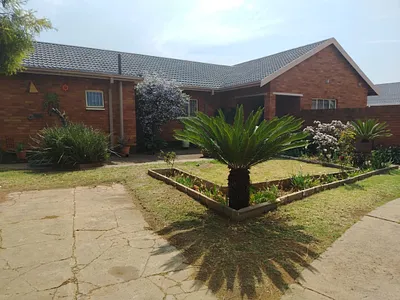 3 Bedroom House For Sale in Vanderbijlpark - SlMX.webp