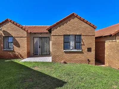 2 Bedroom Townhouse For Sale in Midrand - NIIK.webp