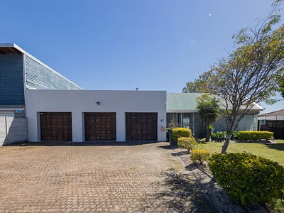 4 Bedroom House For Sale in Kuils River - nxP4.webp