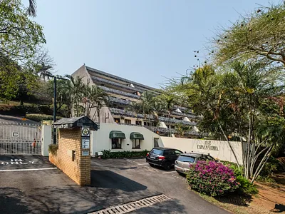 3 Bedroom Apartment For Sale in Durban North - oDkW.webp