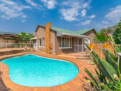 4 Bedroom House For Sale in Krugersdorp - 1IWQ.webp