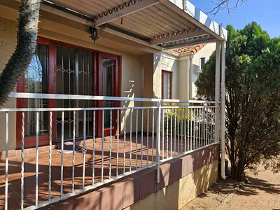 3 Bedroom Townhouse For Sale in Midrand - m1Fj.webp