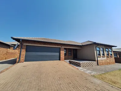 4 Bedroom House To Rent in Witbank - img