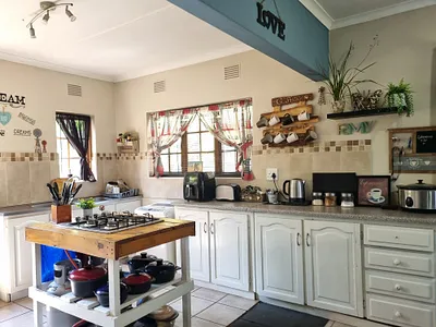3 Bedroom House For Sale in Amanzimtoti - ZevP.webp