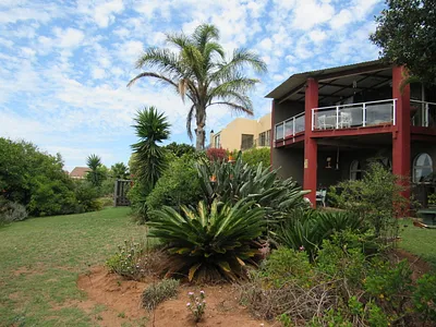 4 Bedroom House For Sale in Jeffreys Bay - kv9G.webp