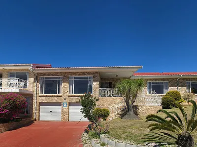 6 Bedroom House For Sale in Jeffreys Bay - 1cWx.webp