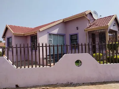 3 Bedroom House For Sale in Mogwase - snZx.webp