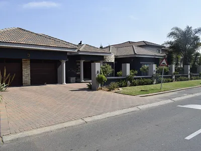 4 Bedroom House For Sale in Brakpan - anjV.webp