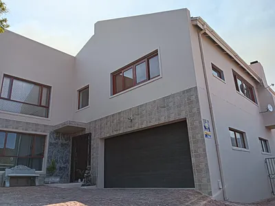 4 Bedroom House For Sale in Worcester - img