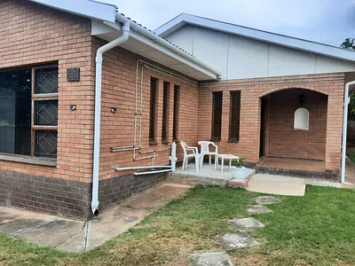 1 Bedroom Apartment To Rent in Uitenhage - img
