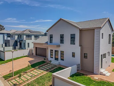 4 Bedroom House For Sale in Midrand - img