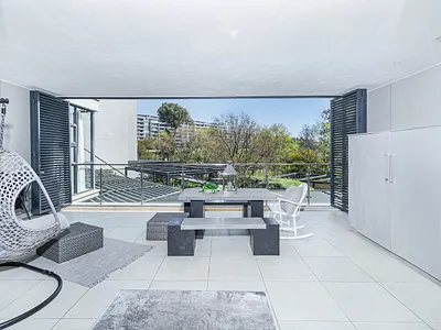 3 Bedroom Apartment For Sale in Johannesburg - 6foK.webp