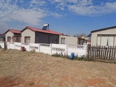 4 Bedroom House For Sale in Heidelberg - Oe1t.webp