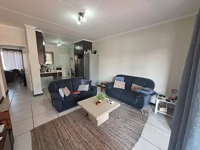 2 Bedroom Apartment For Sale in Edenvale - ohH7.webp