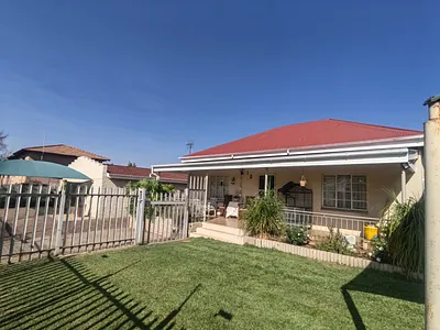 3 Bedroom House For Sale in Heidelberg - wOL2.webp