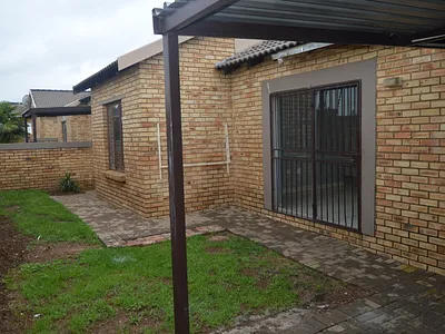 3 Bedroom Townhouse To Rent in Randfontein - SWmE.webp