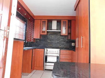 2 Bedroom Townhouse For Sale in Pretoria - rvet.webp