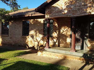 4 Bedroom Townhouse For Sale in Rustenburg - iIGi.webp