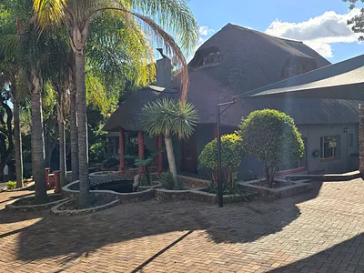 4 Bedroom House For Sale in Rustenburg - zpDr.webp