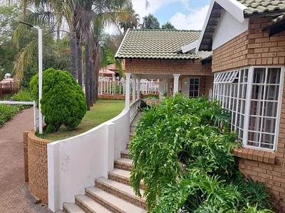 5 Bedroom House For Sale in Rustenburg - 2w7k.webp