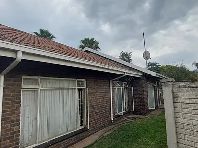 3 Bedroom House For Sale in Rustenburg - cTZc.webp