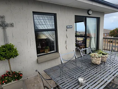 4 Bedroom House For Sale in Mossel Bay - 2HdH.webp