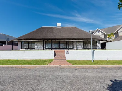 5 Bedroom House For Sale in Langebaan - mKR4.webp