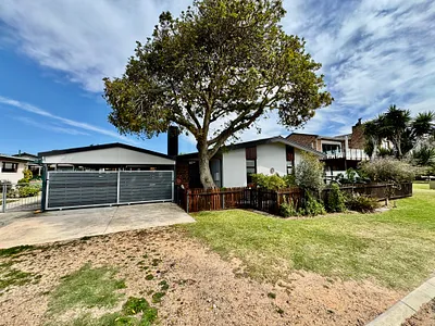 5 Bedroom House To Rent in Stilbaai West, Stilbaai - img