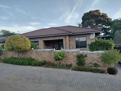2 Bedroom Townhouse For Sale in Randburg - vbs5.webp