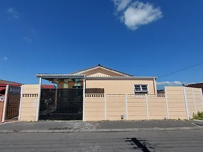 5 Bedroom House For Sale in Parow - dtfv.webp