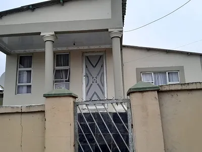 2 Bedroom House For Sale in East London - pGtD.webp