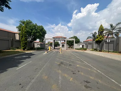 3 Bedroom Townhouse To Rent in Midrand - img
