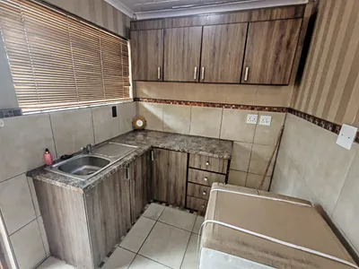 1 Bedroom Apartment To Rent in Port Elizabeth - 1uWE.webp