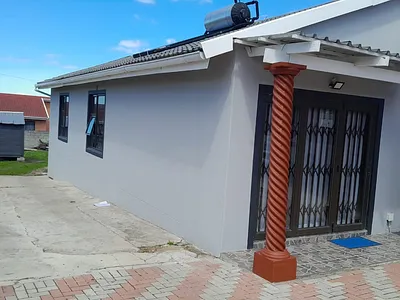 3 Bedroom House For Sale in East London - CvuP.webp