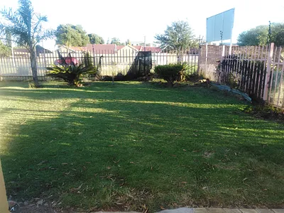 4 Bedroom House For Sale in Witbank - 7bq6.webp