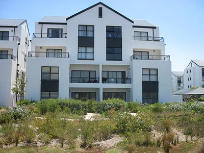 3 Bedroom Apartment To Rent in Somerset West - img