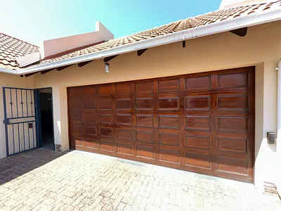 3 Bedroom Townhouse For Sale in Rustenburg - img